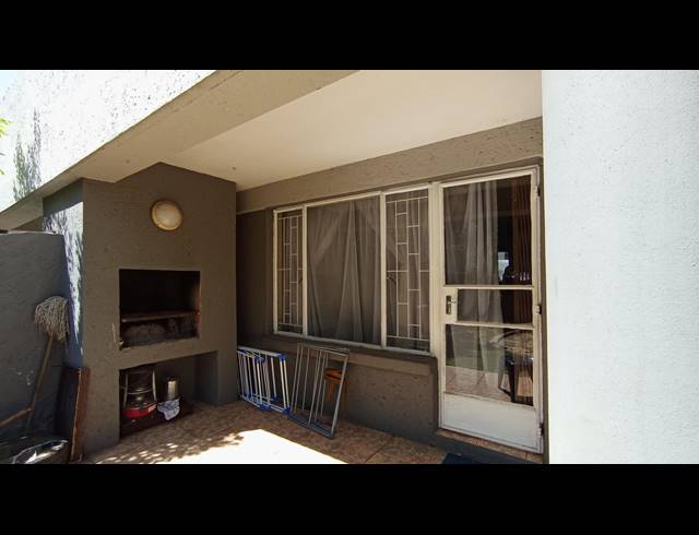 2 BEDROOM TOWNHOUSE FOR SALE IN UNION